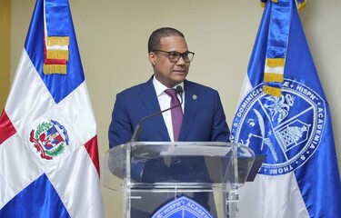 Radhamés Silverio reconoce a Jorge Asjana como ganador a la rectoría de la UASD