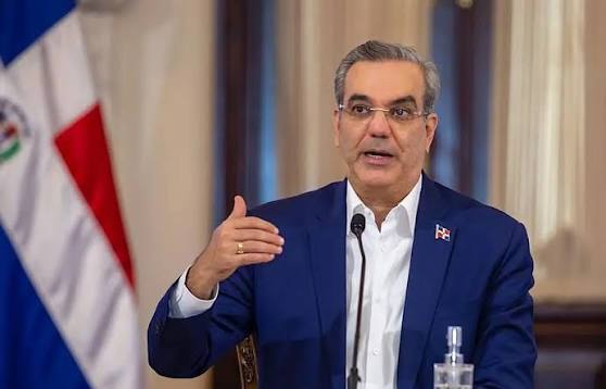 Abinader promulga la ley del plan fiscal
